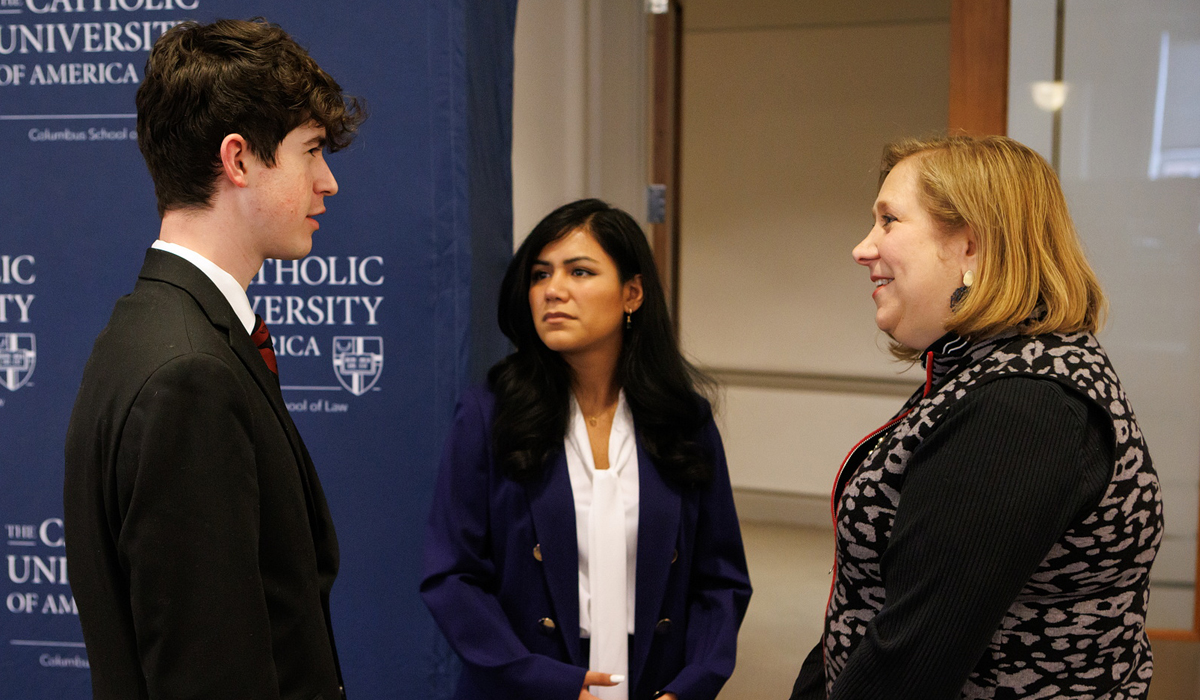 Susan Coppedge talking to students