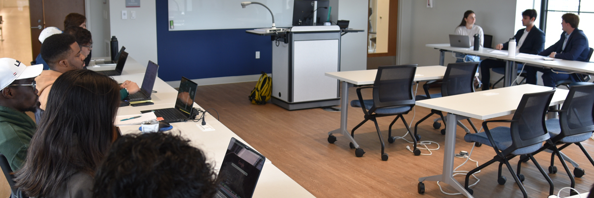 Law students lead session in Venture lab class